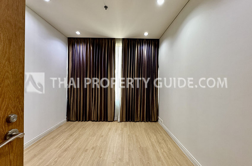 Condominium in Sathorn : The Royal Saladaeng 